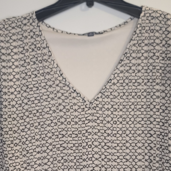 Adrianna Papell Cream and Black Blouse - Picture 3 of 9